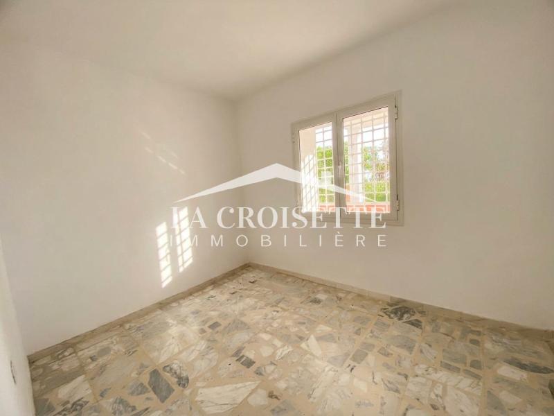 Rez-de-chaussée de villa S+3 avec piscine à La Marsa